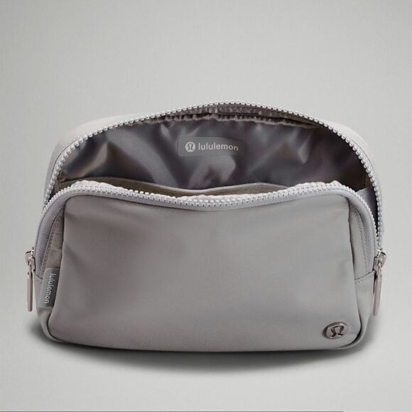 NWT Lululemon Everywhere Belt Bag Silver Drop LARGE - Picture 6 of 7